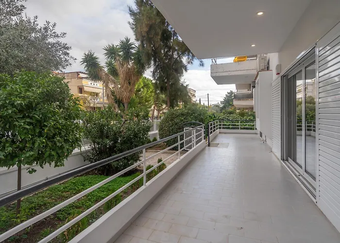 Glyfada Glamorous