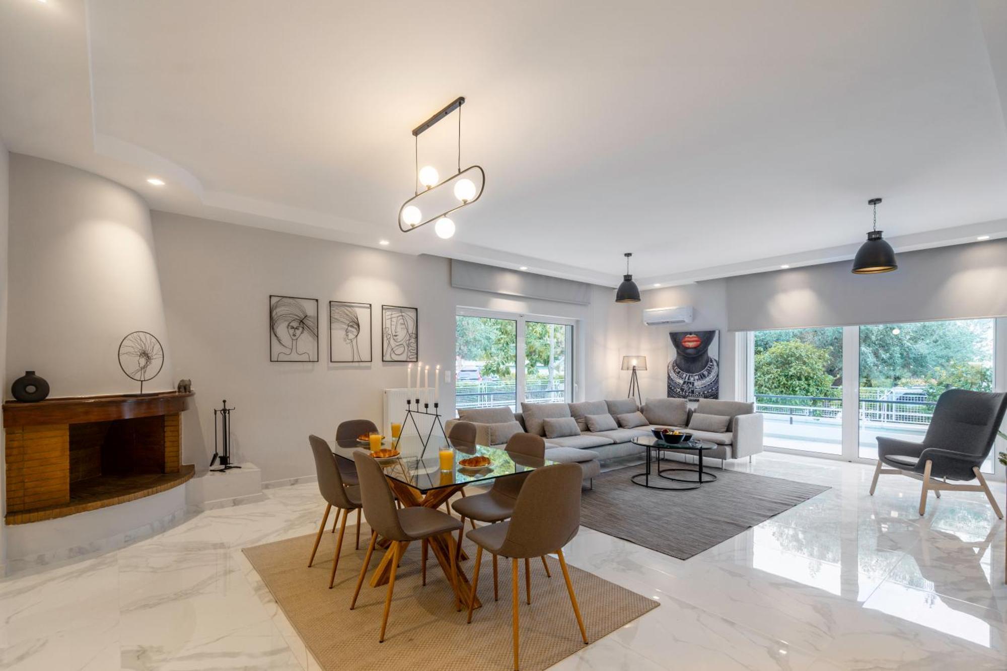 Glyfada Glamorous Apartment *